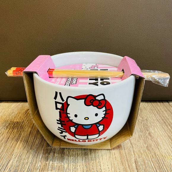 Hello Kitty SanRio Ramen/Noodle Soup Bowl Ceramic with Chopstick - Picture 1 of 2
